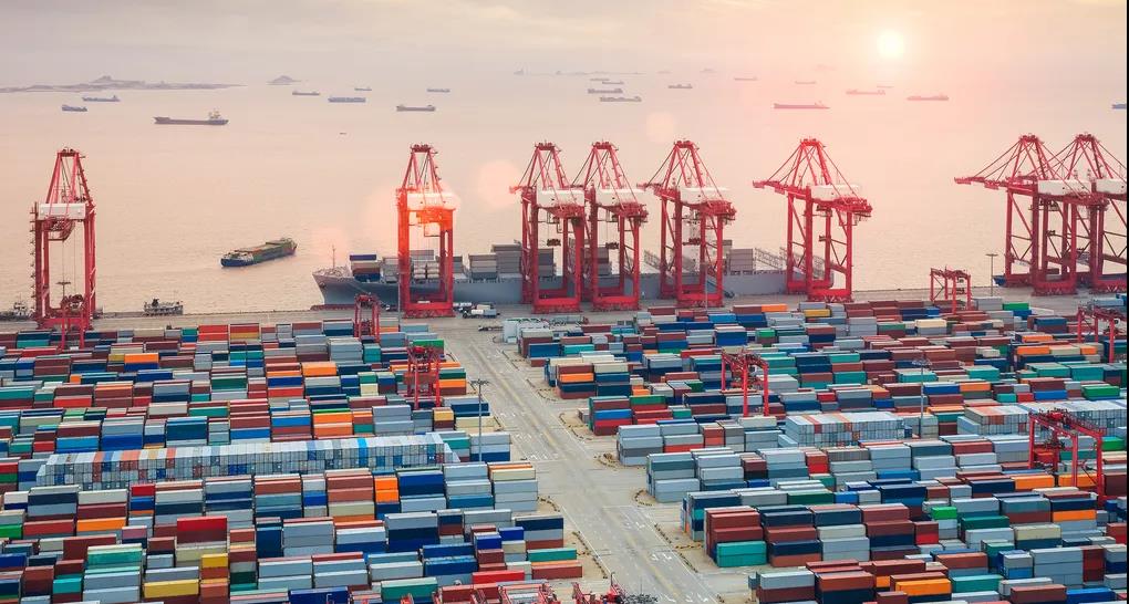 英文版！赶紧发给客户，为何缺箱、涨价、甩柜... The logistics market at present...